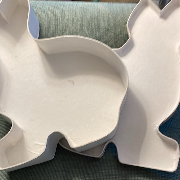 Adorable bunny box. - Picture 4 of 4